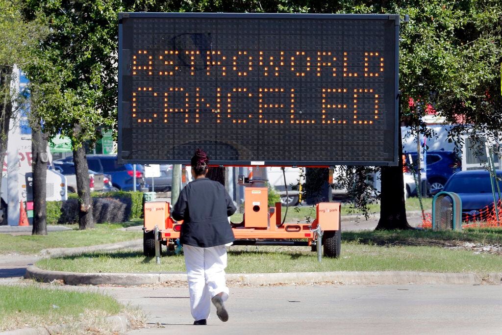 Astroworld Tragedy: At Least 8 Dead, 300 Injured at Houston Festival – The  Hollywood Reporter