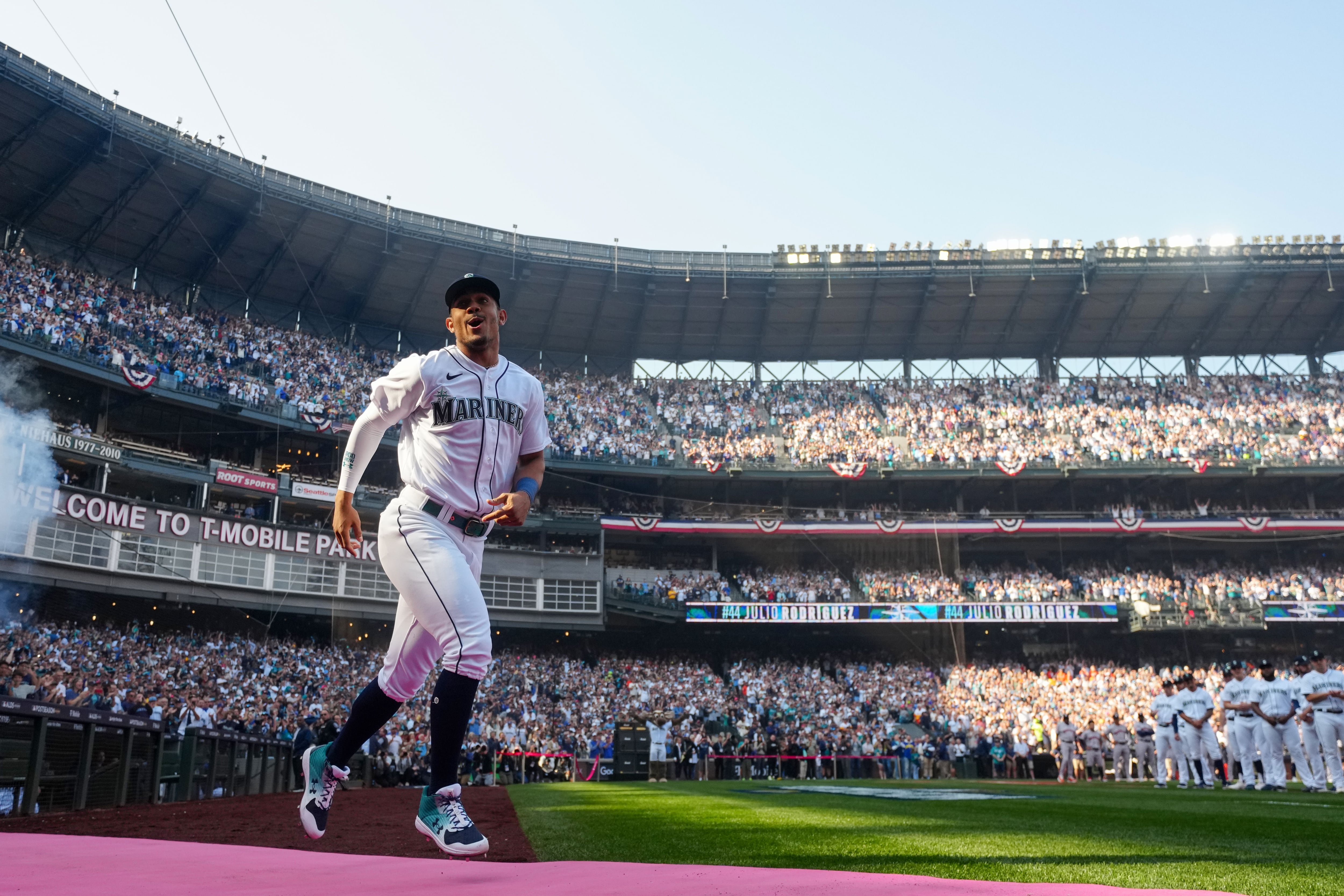 Seattle Mariners - Secure your spot 🔒 2023 season ticket memberships are  on sale! Get yours now for priority presale access for 2022 Postseason home  games and 2023 All-Star Week. #SeaUsRise Mariners.com/23