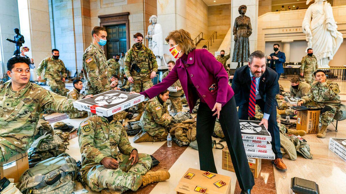 Washington pizza shop delivers hundreds of pies to National Guard troops 