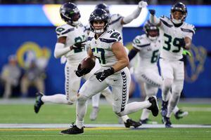 Seahawks begin defining two-game stretch hosting Panthers