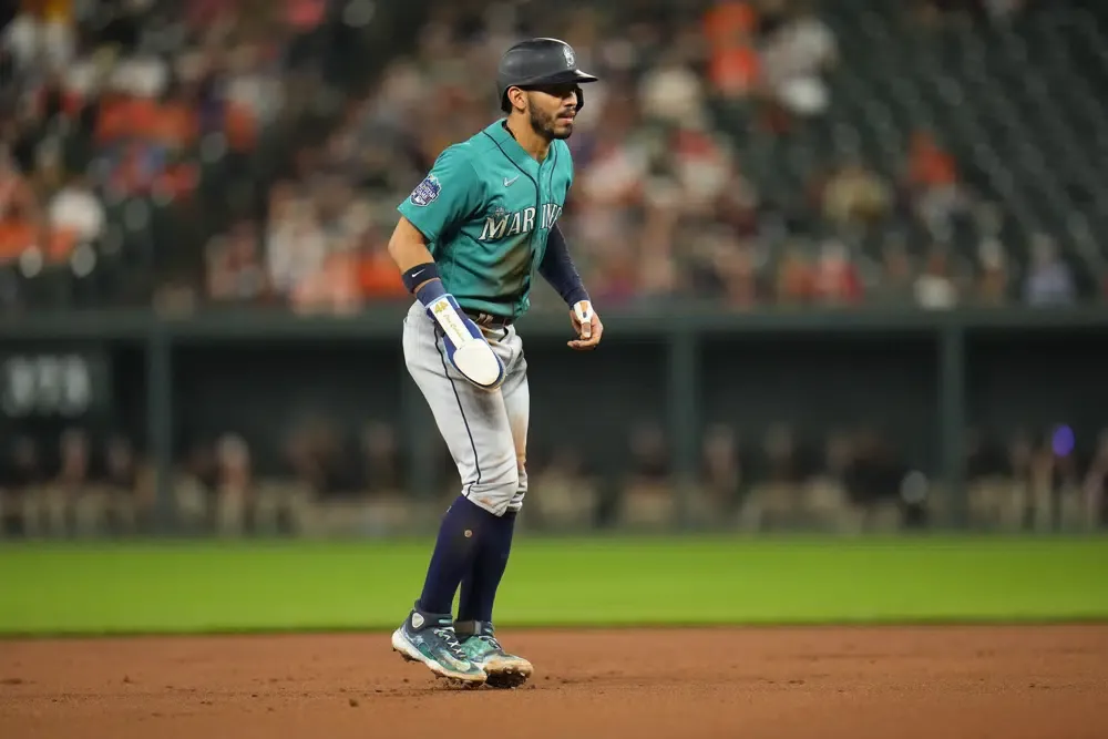 Mariners score 7 in 8th inning, pummel Orioles