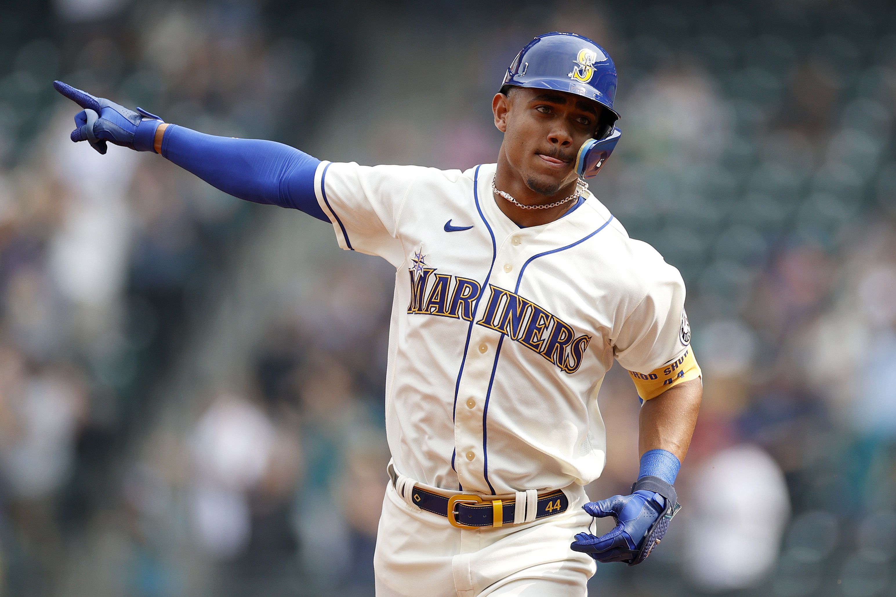 Mariners' Julio Rodriguez lands on 10-day injured list with back strain