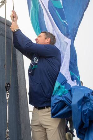 PHOTOS: Mariners postseason celebrated across Seattle – KIRO 7