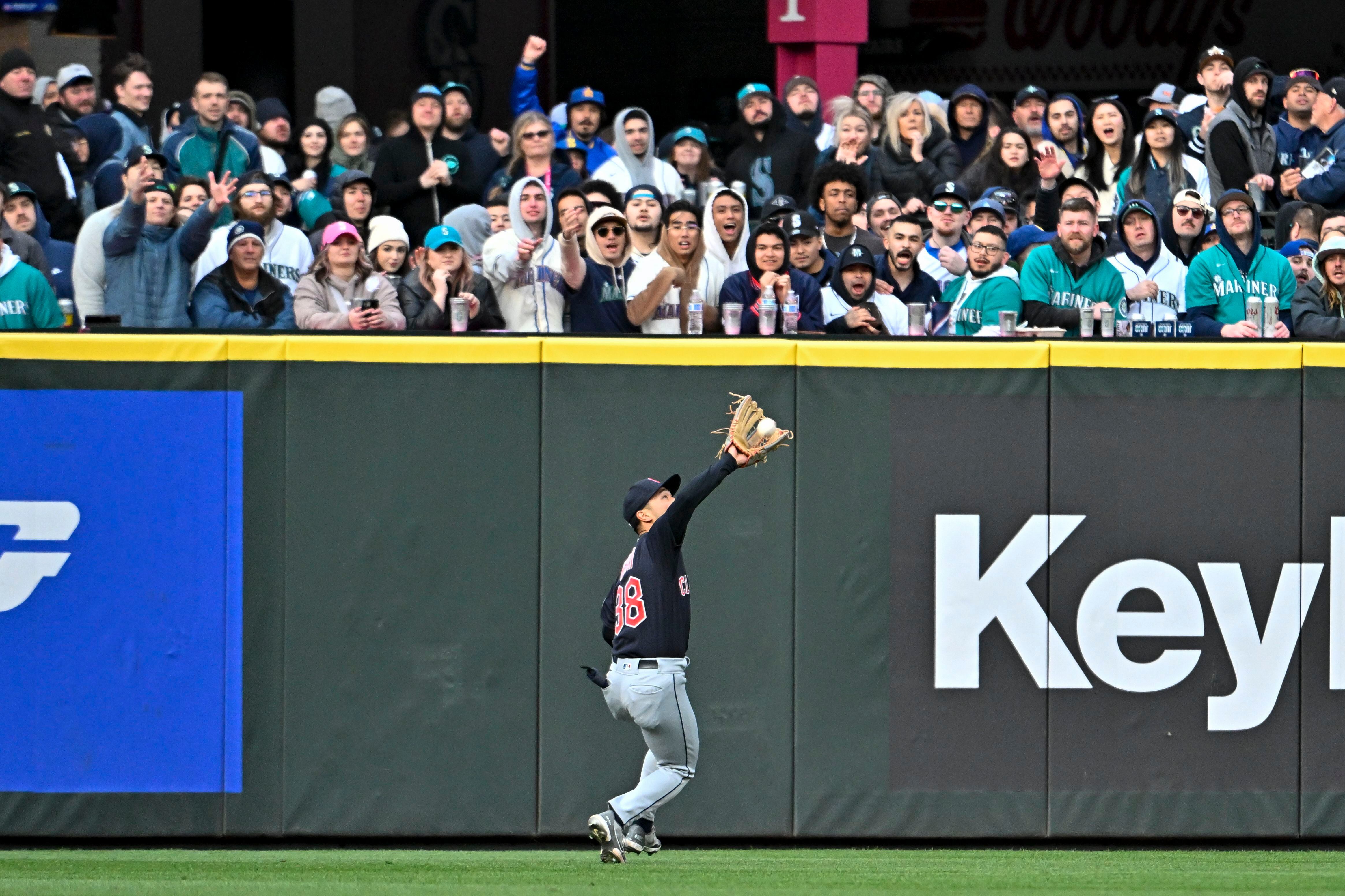 Civale goes 7, Guardians hit 2 HRs to beat Mariners 2-0