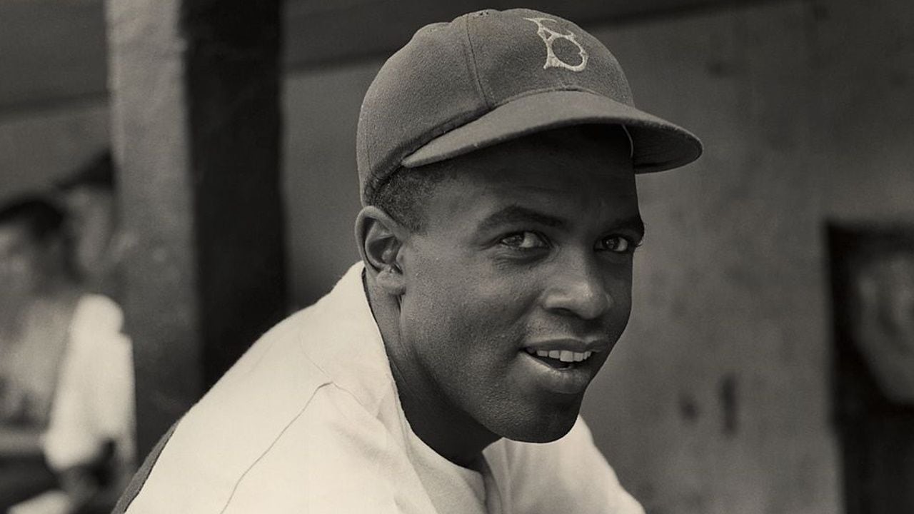 On this day in 1947, Jackie Robinson took the field for the Brooklyn Dodgers,  breaking the color barrier in @MLB. #Jackie42