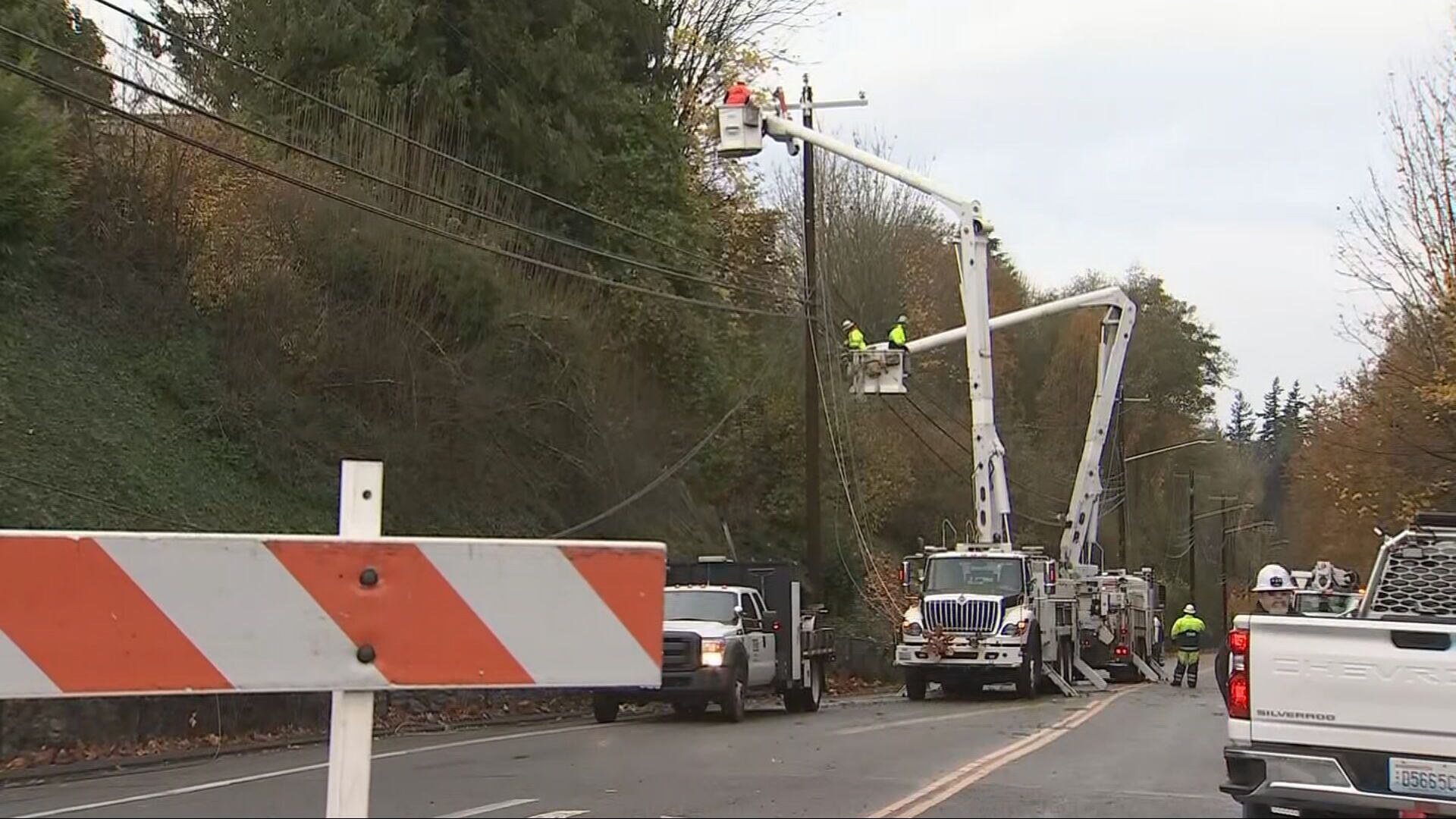 Seattle City Light Crews Responding to Outages Across Seattle Area -  Powerlines