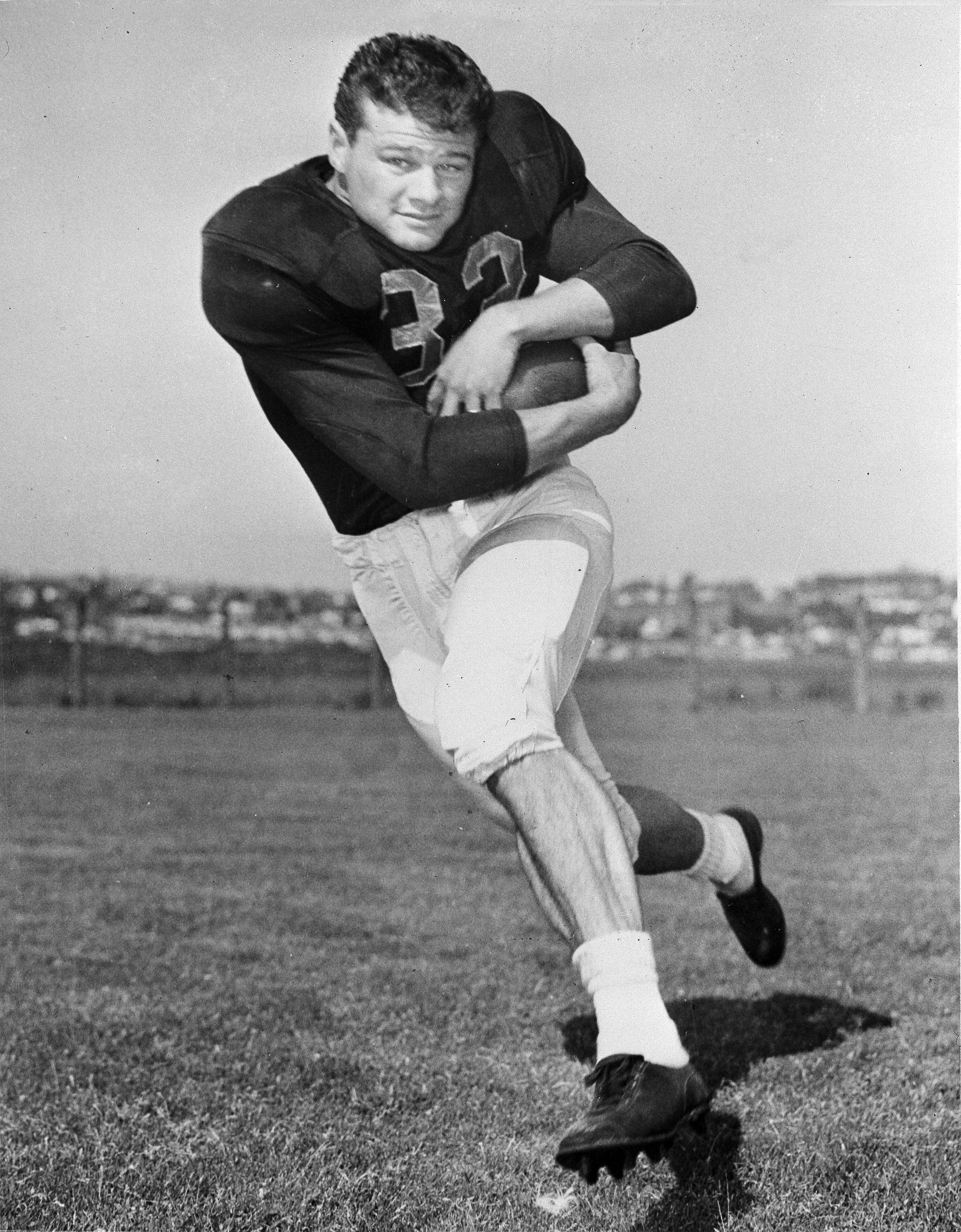 Legendary UW halfback McElhenny dies at age 93