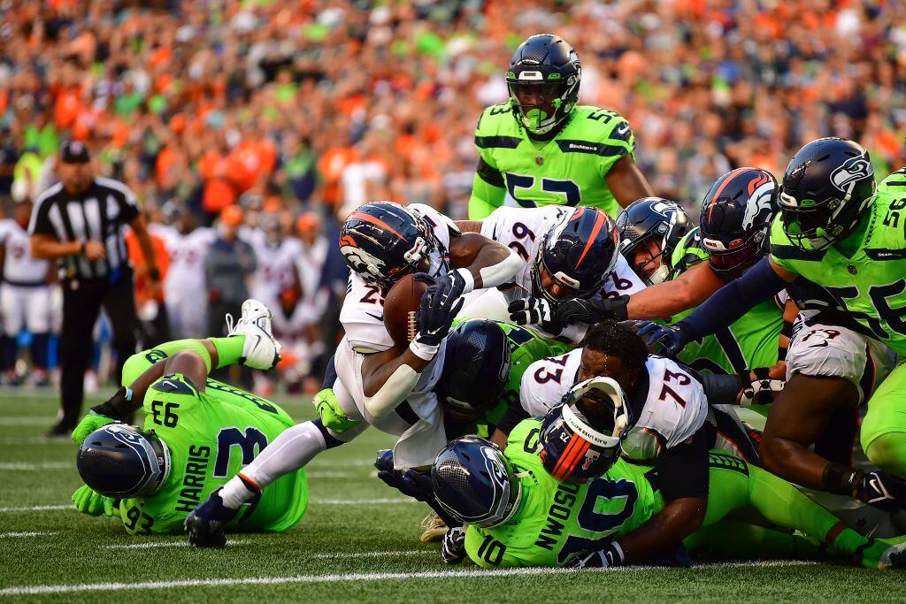 Seahawks survive Russell Wilson's return, top Broncos 17-16 National News -  Bally Sports