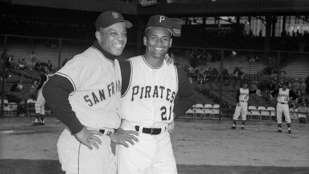 On This Day, Dec. 31: Pirates' Roberto Clemente, 4 others die in