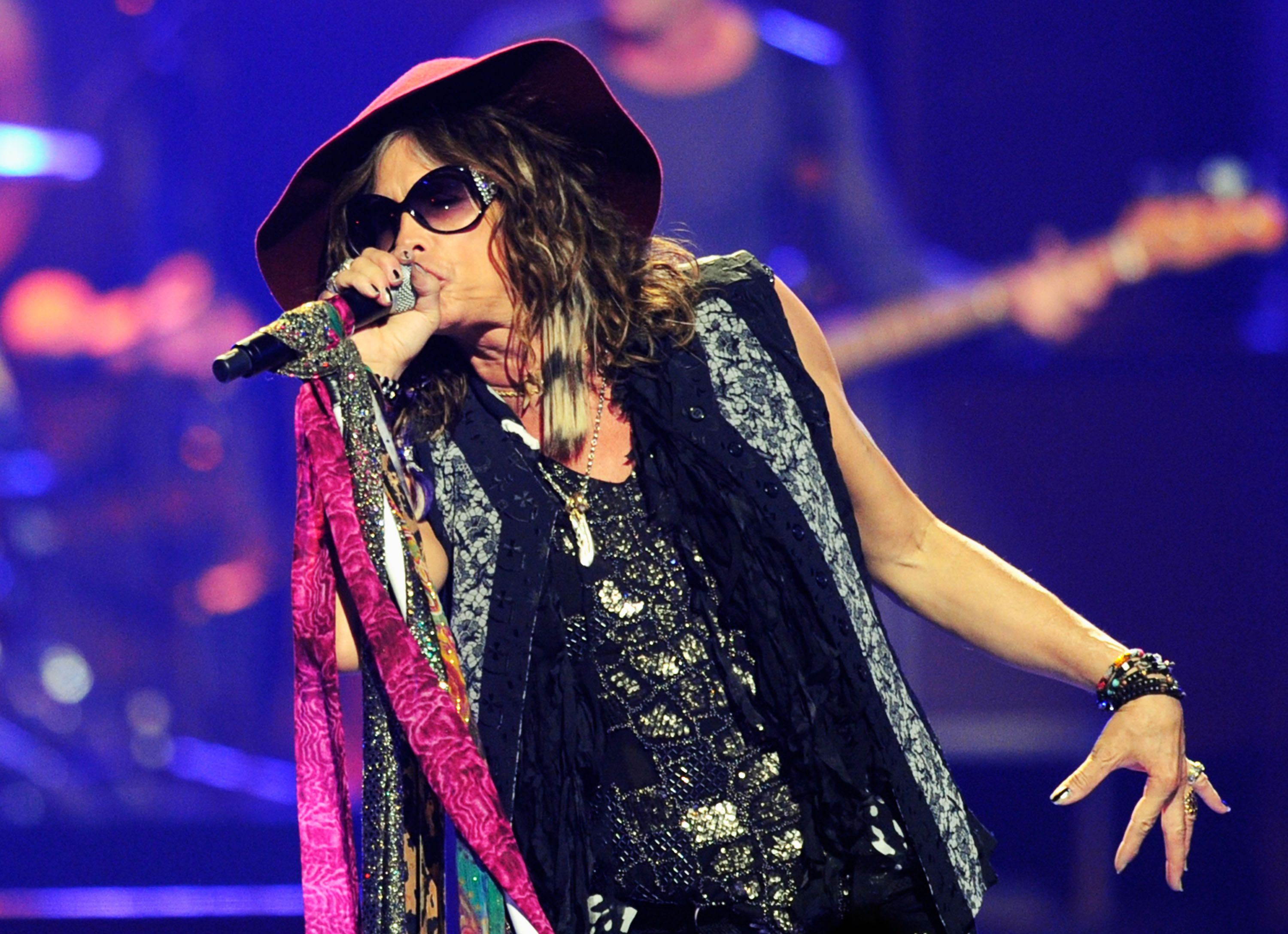 Aerosmith postpones shows; Steven Tyler suffers vocal cord damage