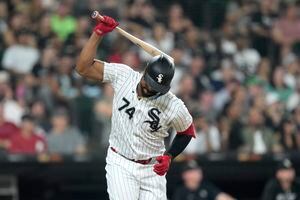 PHOTOS: Seattle Mariners v Chicago White Sox - Aug. 22 – KIRO 7 News Seattle