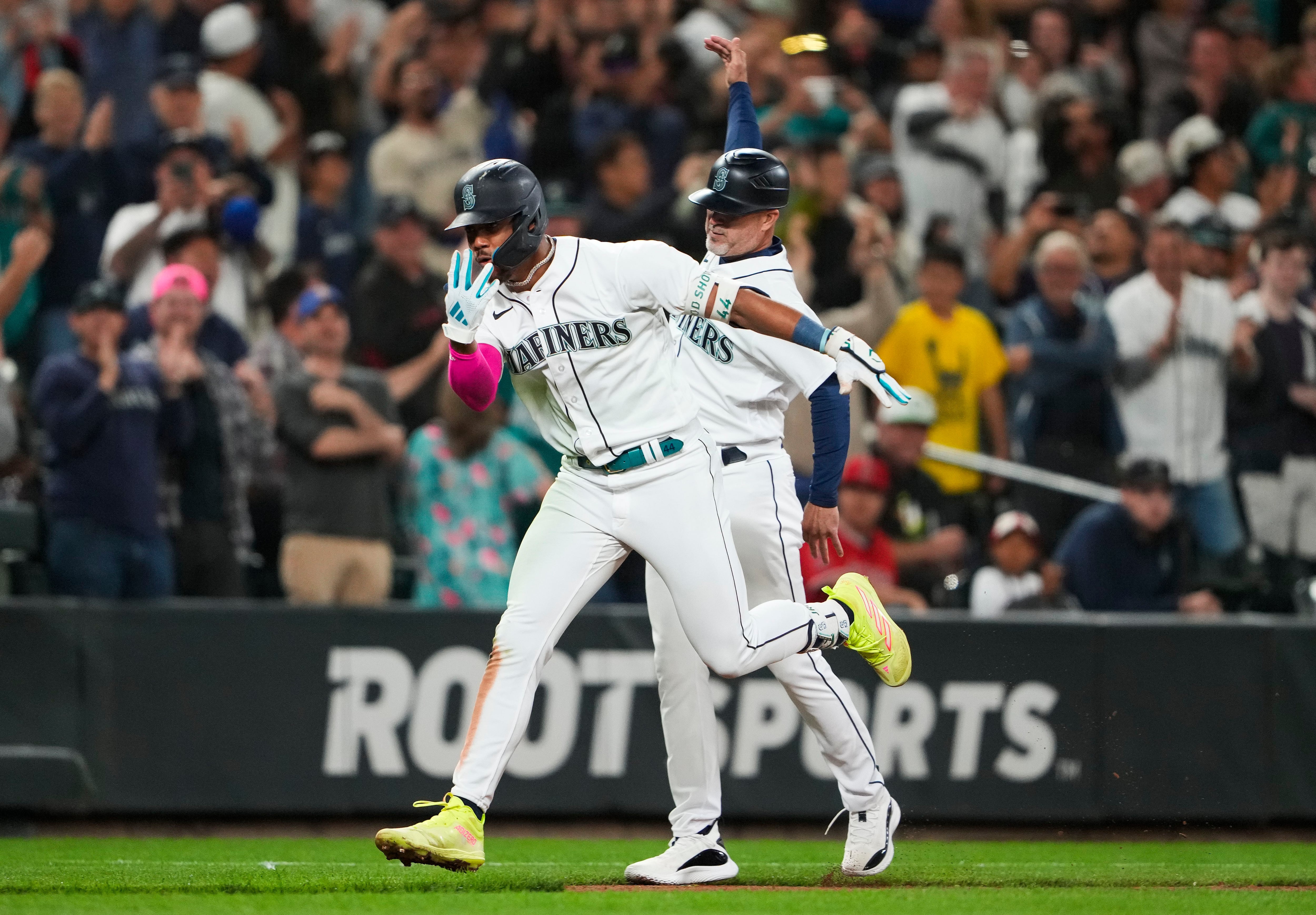 Raleigh's RBI single in 10th gives M's 1-0 win over Yankees