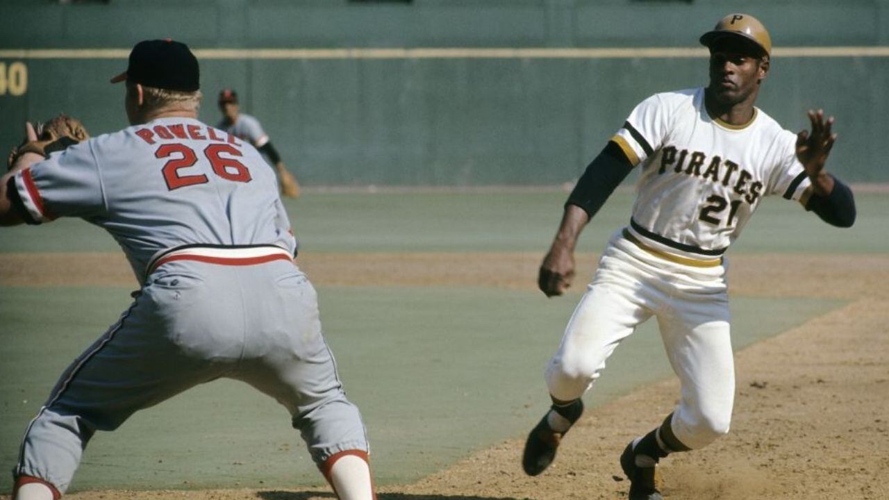 Roberto Clemente honored 50 years after Hall of Fame induction