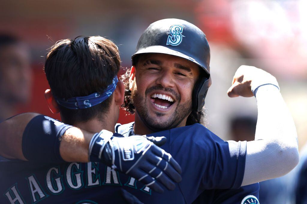 Mariners overcome Ohtani's 4 hits, sweep Angels 11-7