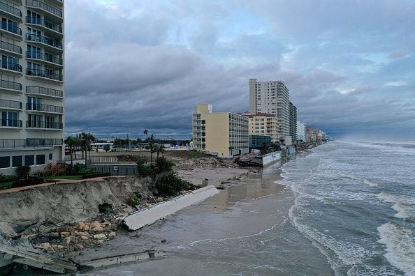Hurricane Nicole maintains maximum sustained winds as she heads to Florida