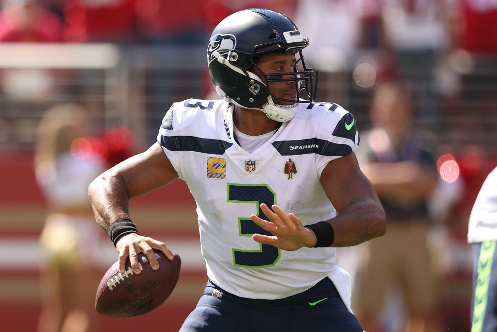 NFL on X: Seahawks and Broncos have agreed in principle on a trade sending  QB Russell Wilson to Denver. (via @TomPelissero)  /  X