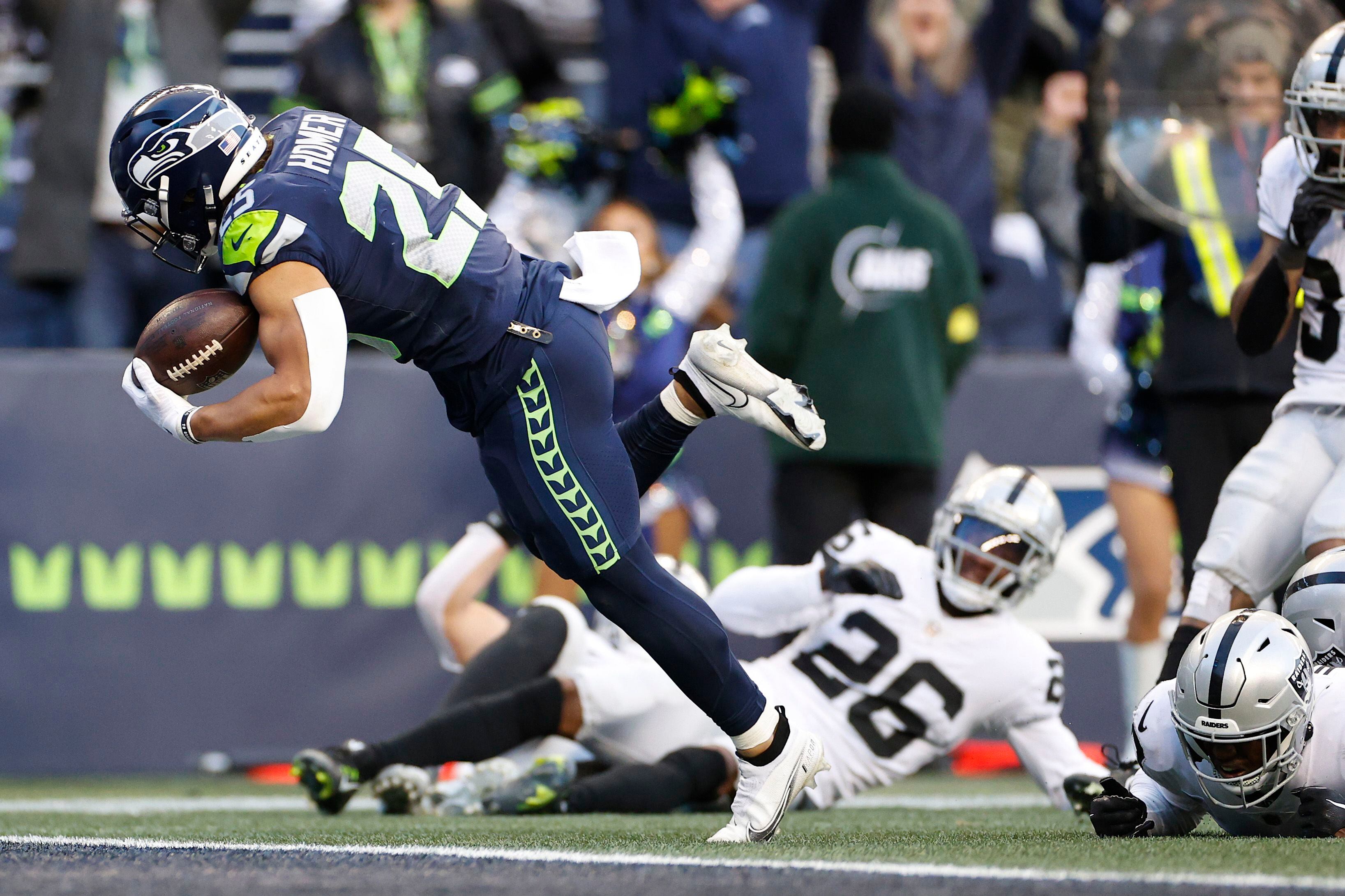 Josh Jacobs caps huge day with TD in OT, Raiders beat Seahawks