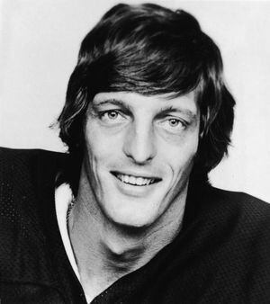 Raiders' Ray Guy, first punter selected to Hall of Fame, dies at 72