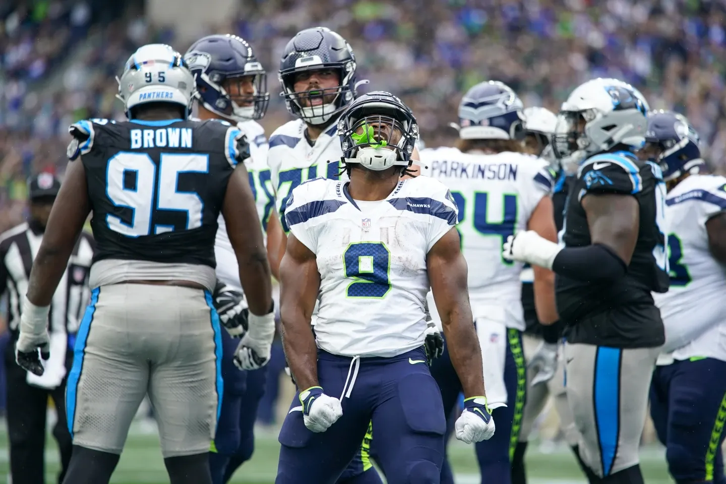 Seahawks returning to ground-and-pound offense with Ken Walker III