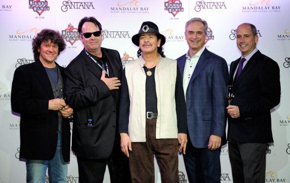Carlos Santana Postpones Concerts After Collapsing Onstage – The Hollywood  Reporter