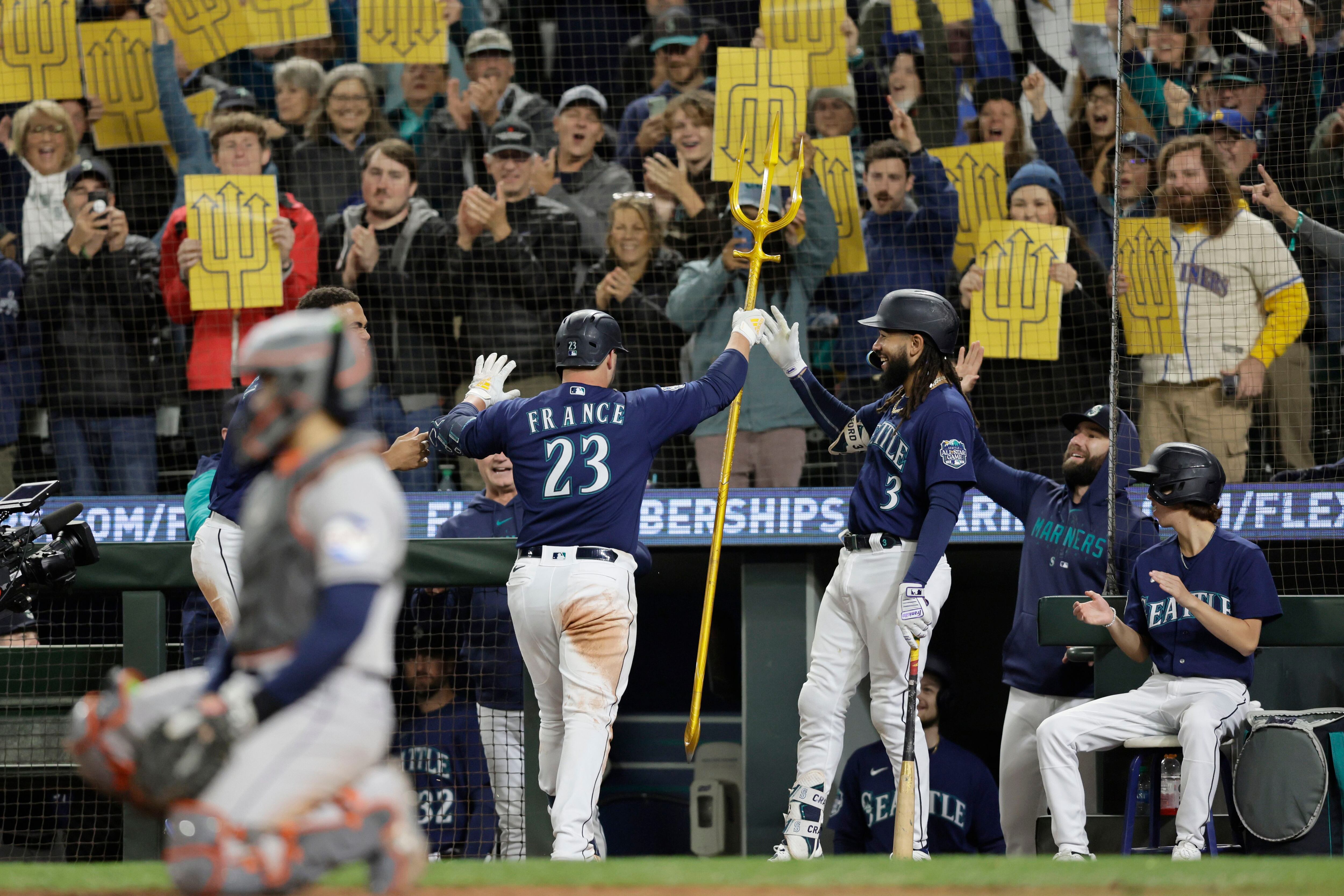 Mariners lose Game 5 of playoff series