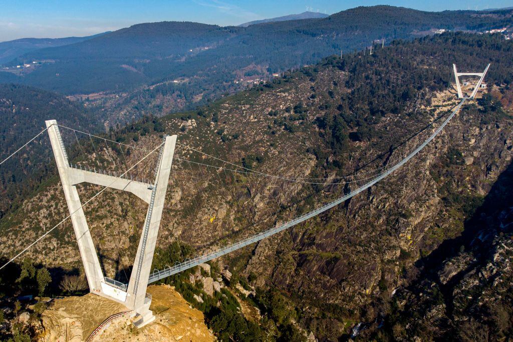 World S Longest Pedestrian Suspension Bridge Would You Walk Across It Kiro 7 News Seattle