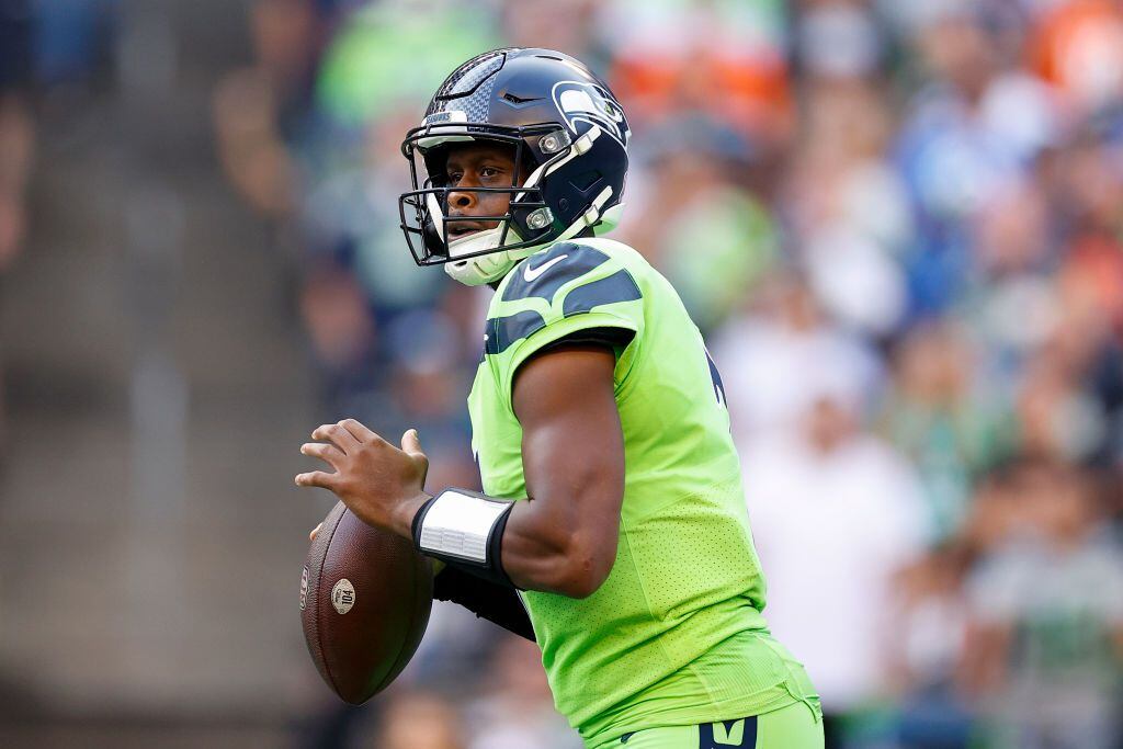 PHOTOS: Seahawks vs. Broncos on Sept. 12, 2022 – KIRO 7 News Seattle