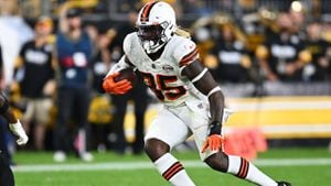 Cleveland Browns tight end David Njoku burned on face, arm in home