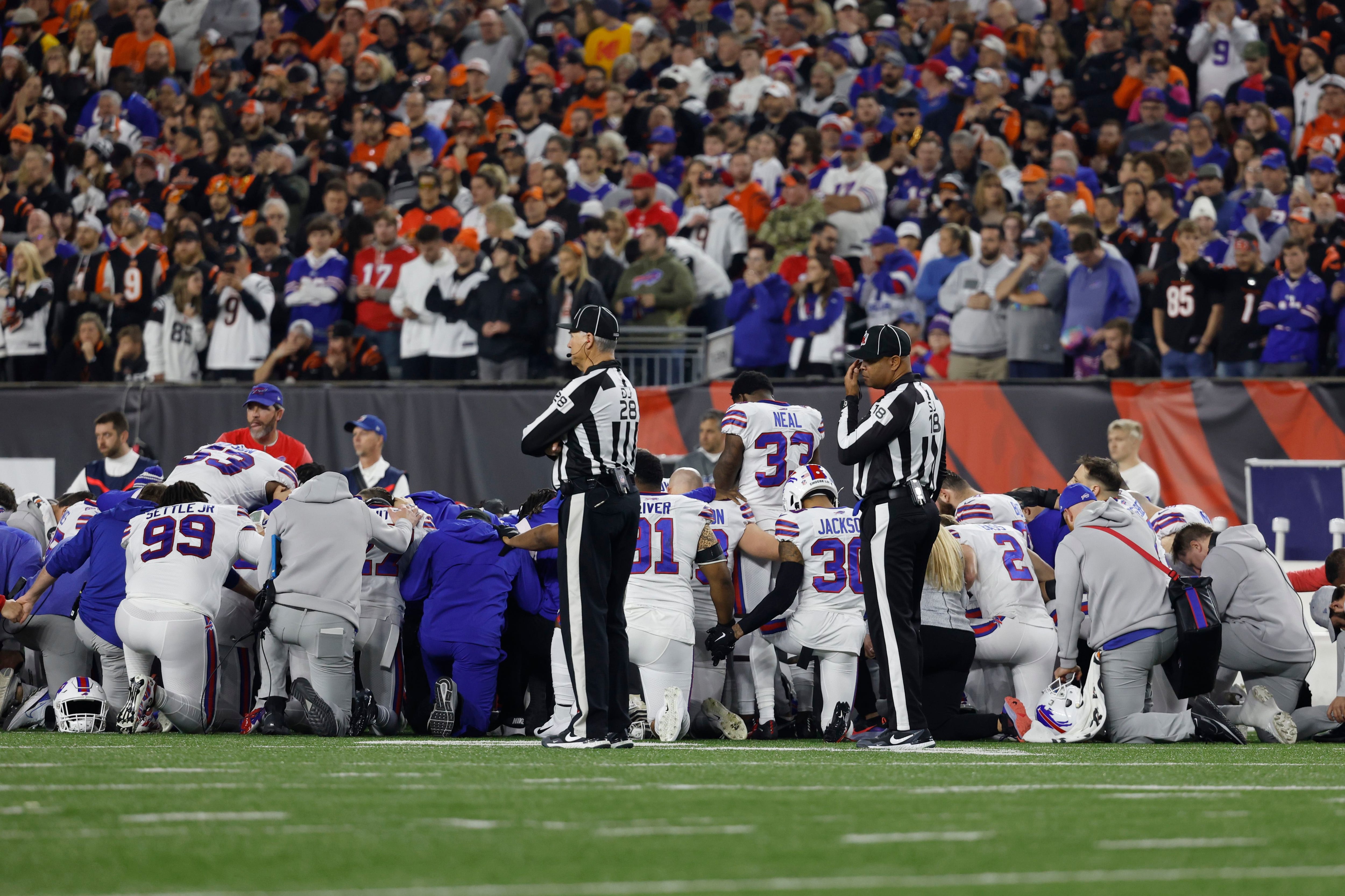 Damar Hamlin reacts as Bills return two kickoffs for TDs