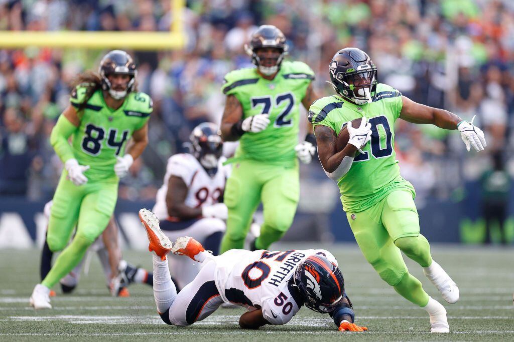 PHOTOS: Seahawks vs. Broncos on Sept. 12, 2022 – KIRO 7 News Seattle