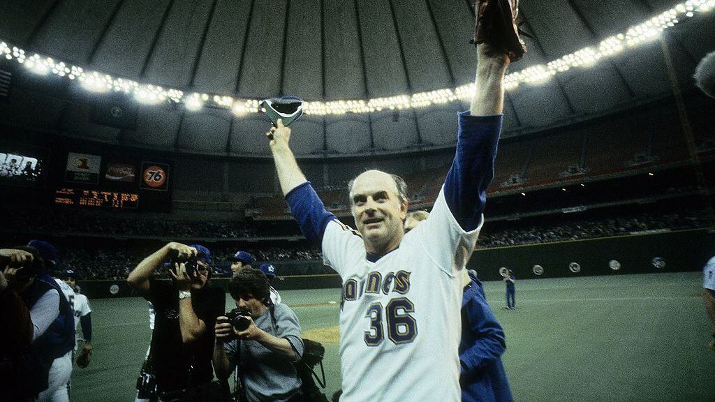 Hall of Fame pitcher Gaylord Perry, a two-time Cy Young winner, dies at 84  : NPR