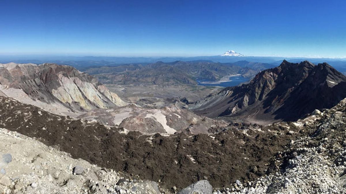 'Largest demand ever' crashes Mt. St. Helens' system for climbing permits