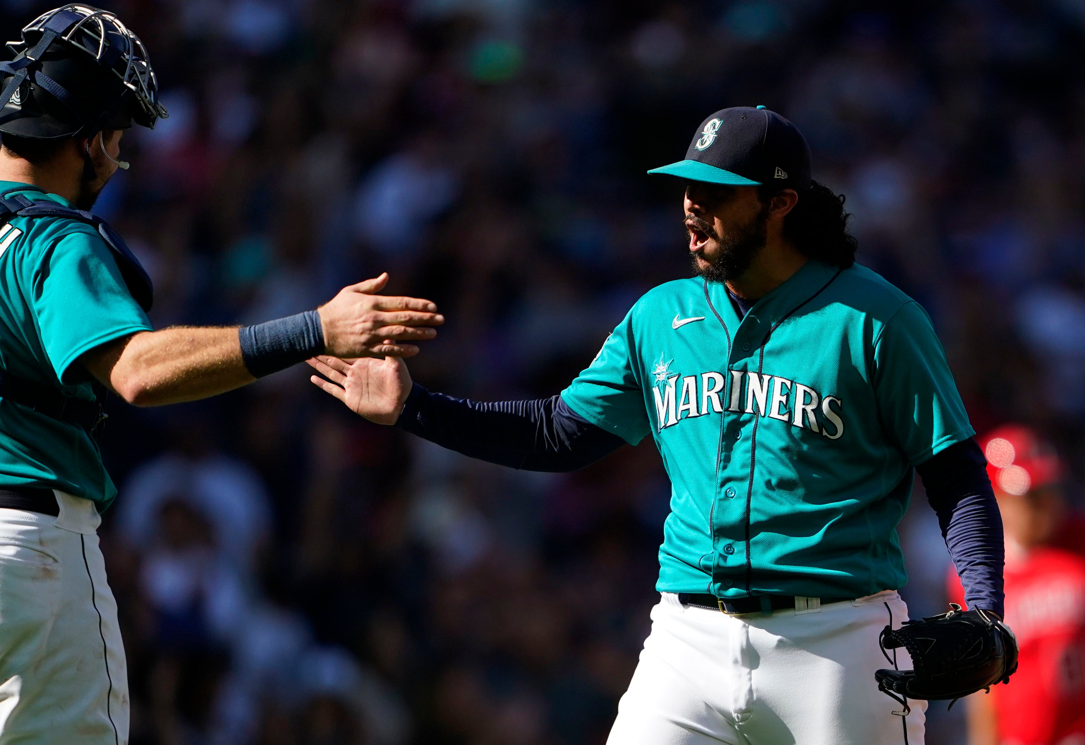 Rodríguez hits 3-run homer, Mariners beat Orioles 9-2 for 8th straight win  - ABC News