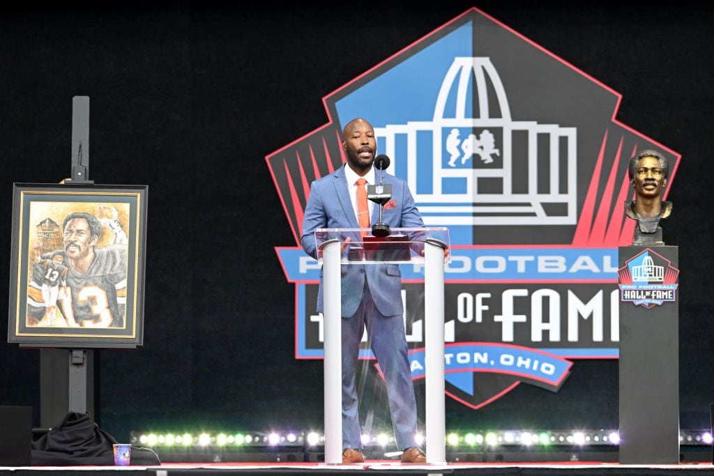 2,333 Pro Football Hall Of Fame Enshrinement Stock Photos, High