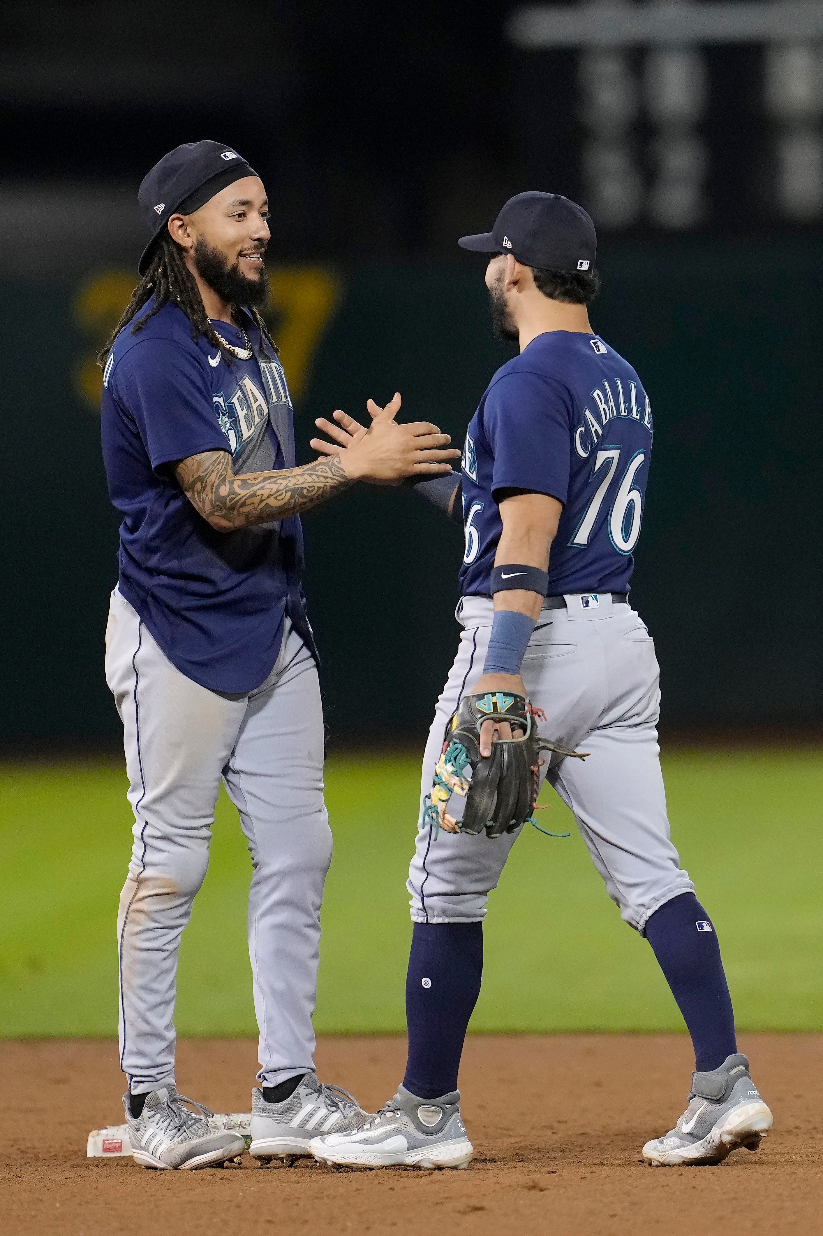 Woo wins homecoming as Mariners blank A's 5-0 to move closer in AL West and  tie for final wild card - The San Diego Union-Tribune