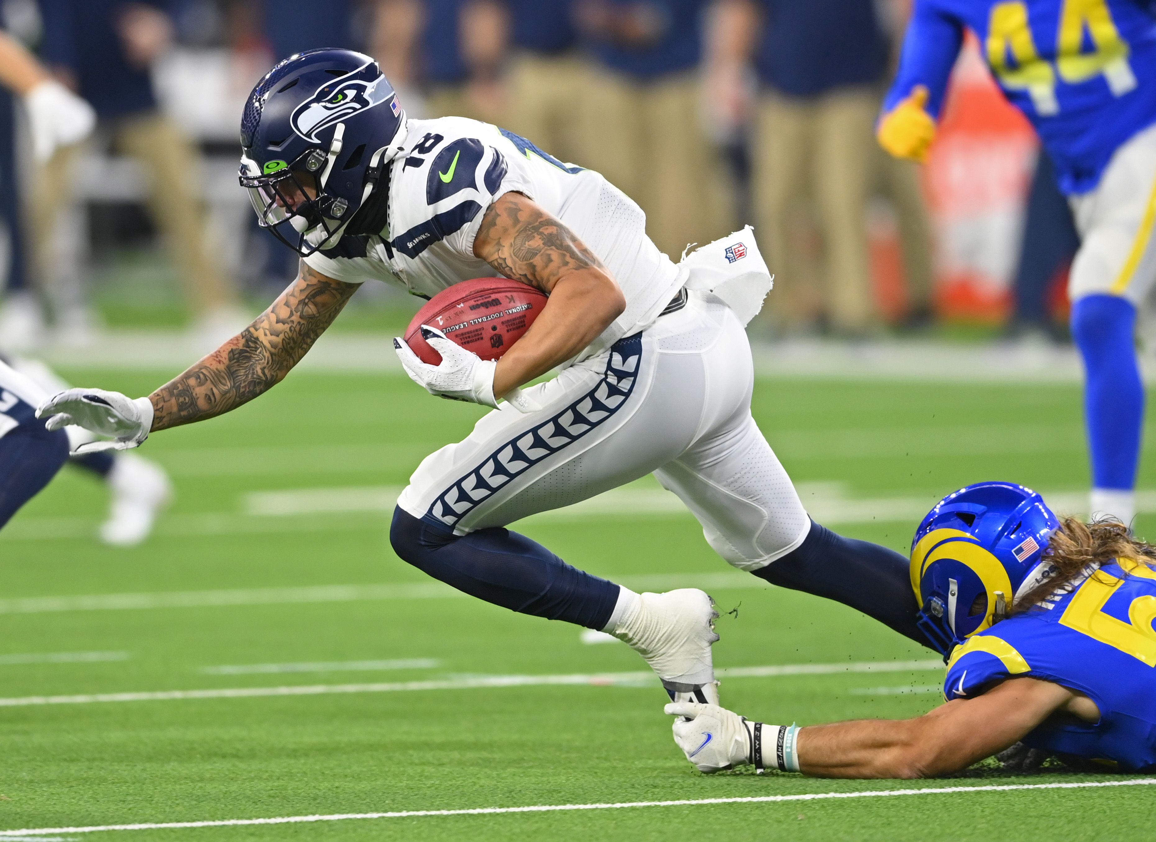 Cooper Kupp's 2 TD catches carry Rams past Seahawks 20-10